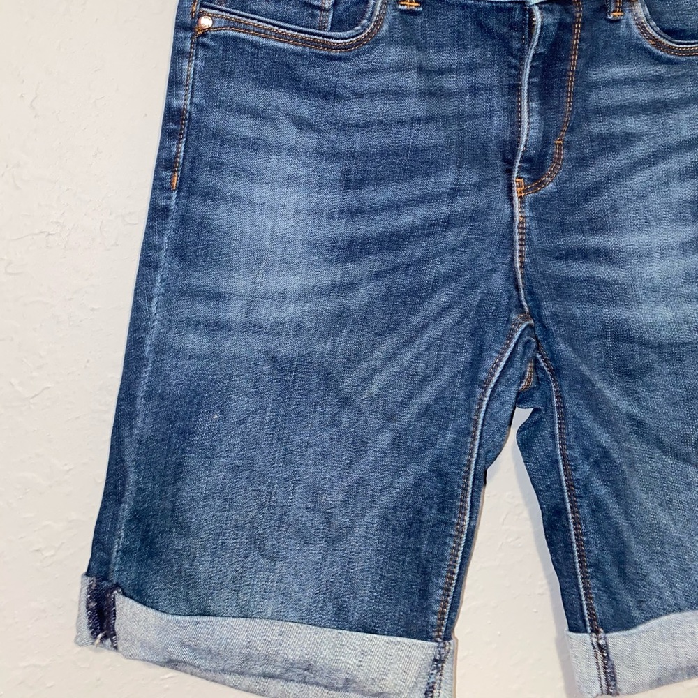 Shorts - Picture 5 of 8